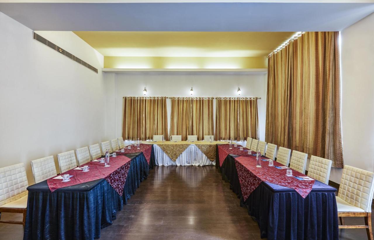 Готель Club Mahindra Удайпур Екстер'єр фото