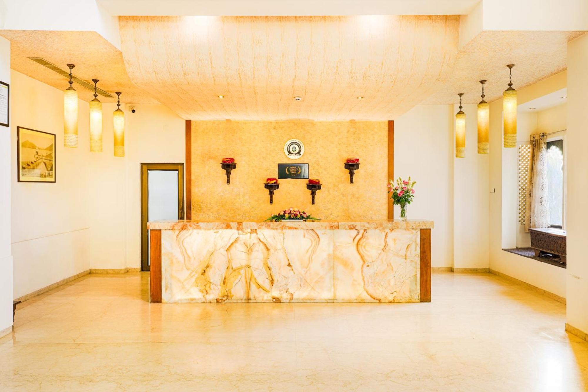 Готель Club Mahindra Удайпур Екстер'єр фото